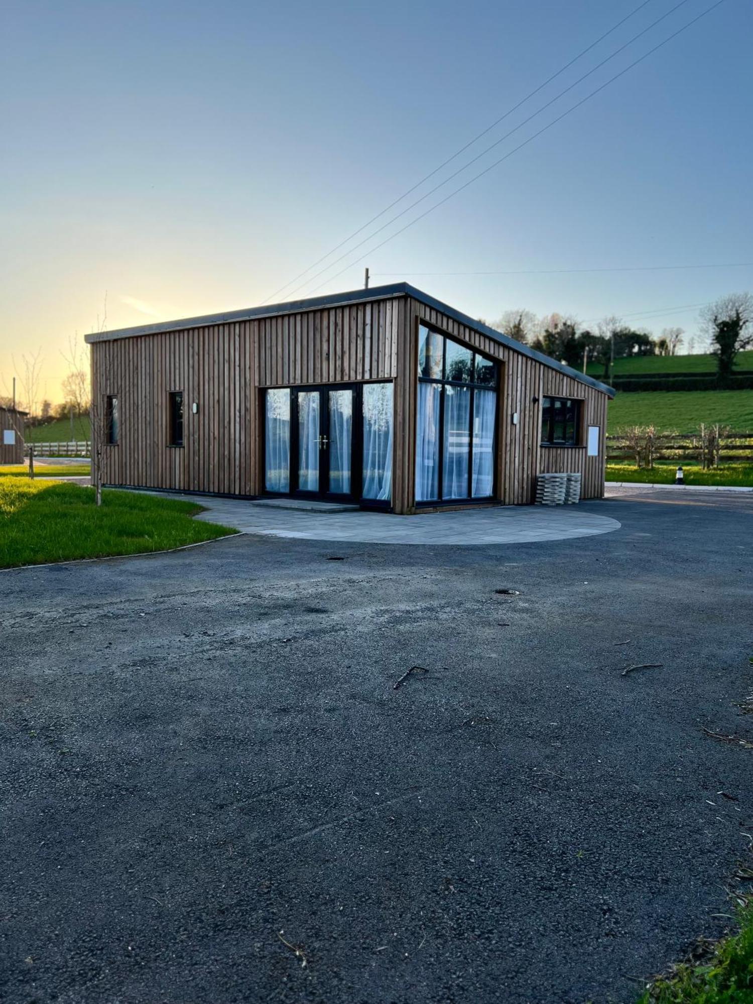 Killyfole Lakeside Lodges Corranny 外观 照片