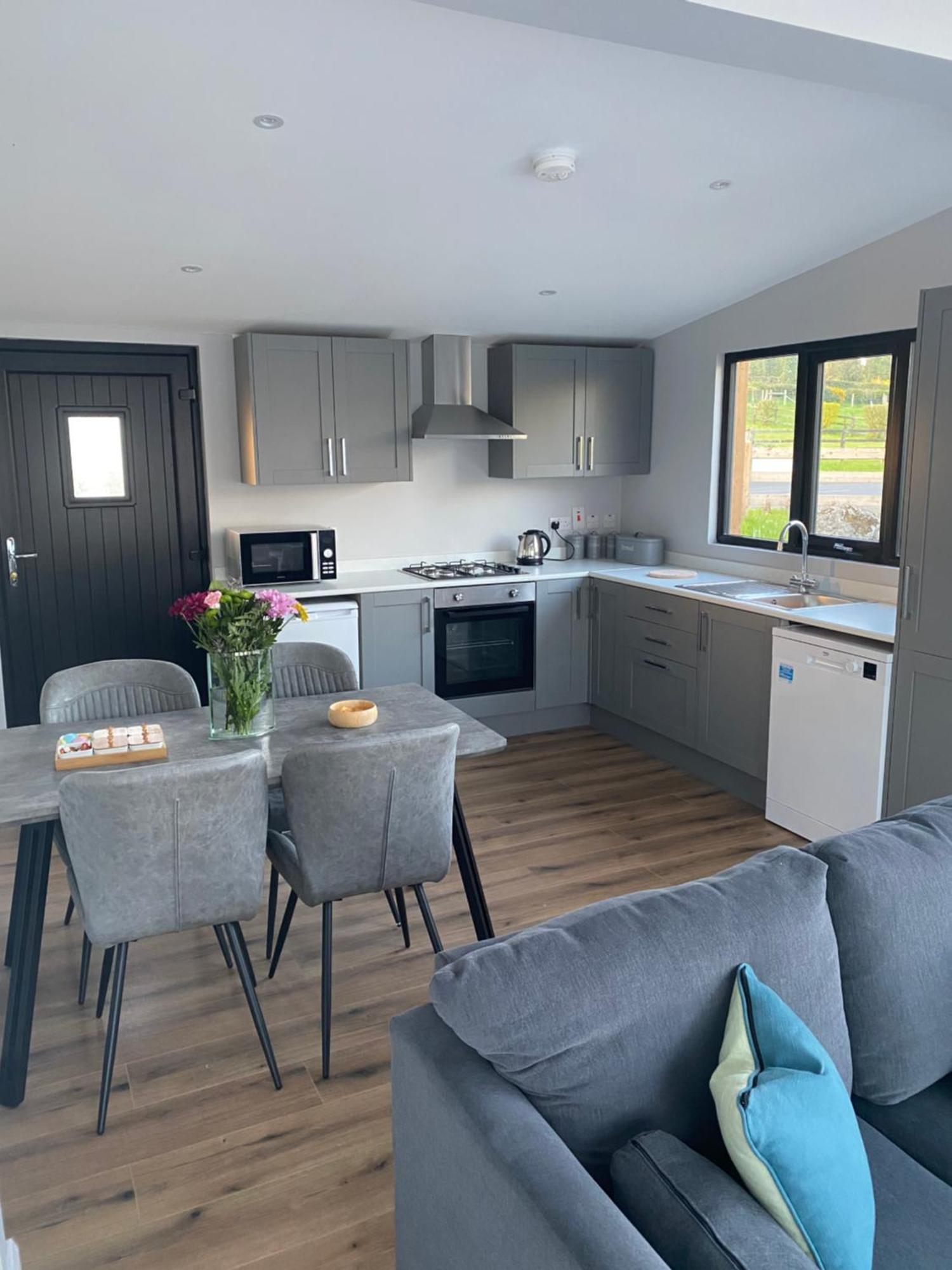 Killyfole Lakeside Lodges Corranny 外观 照片
