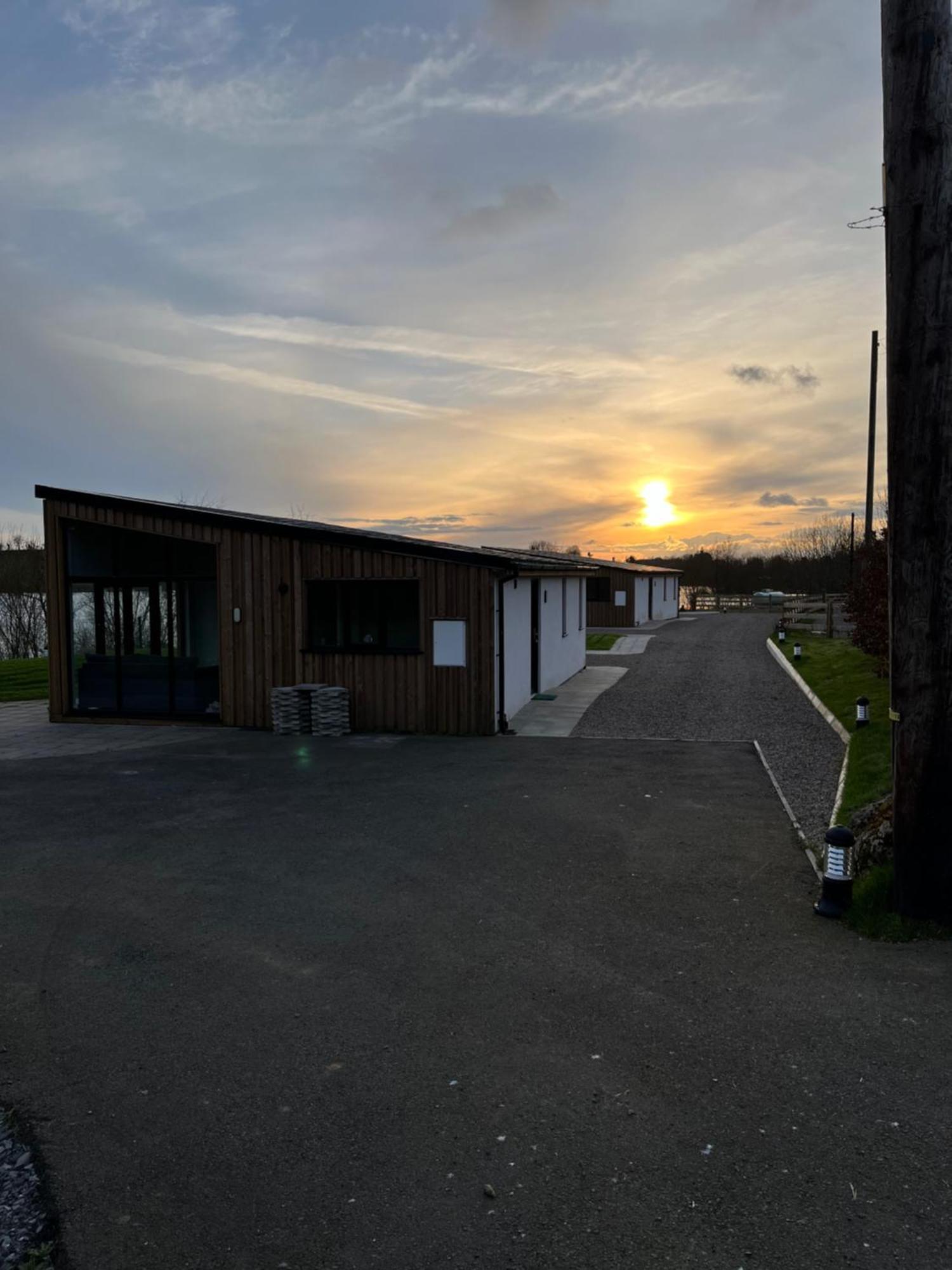 Killyfole Lakeside Lodges Corranny 外观 照片